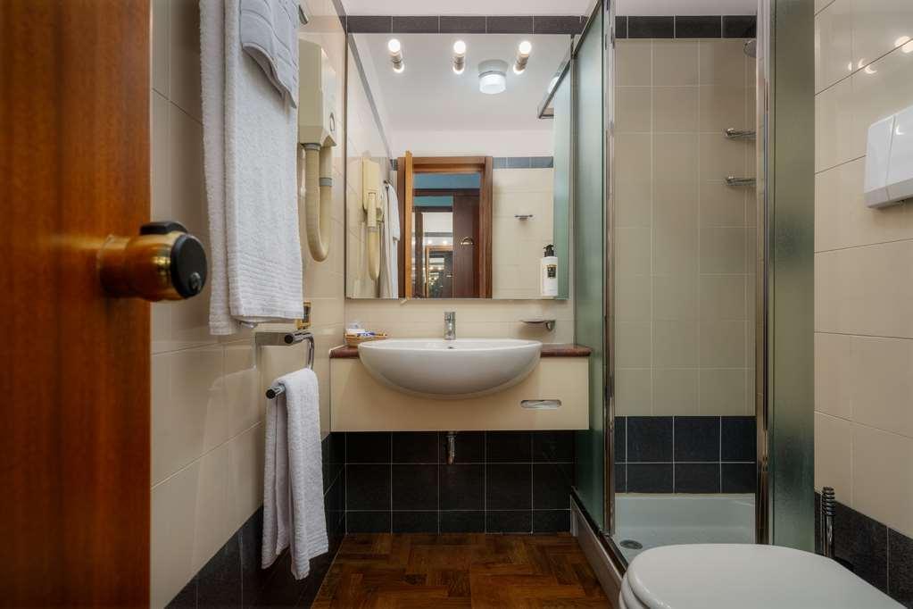 Crivis Hotel *